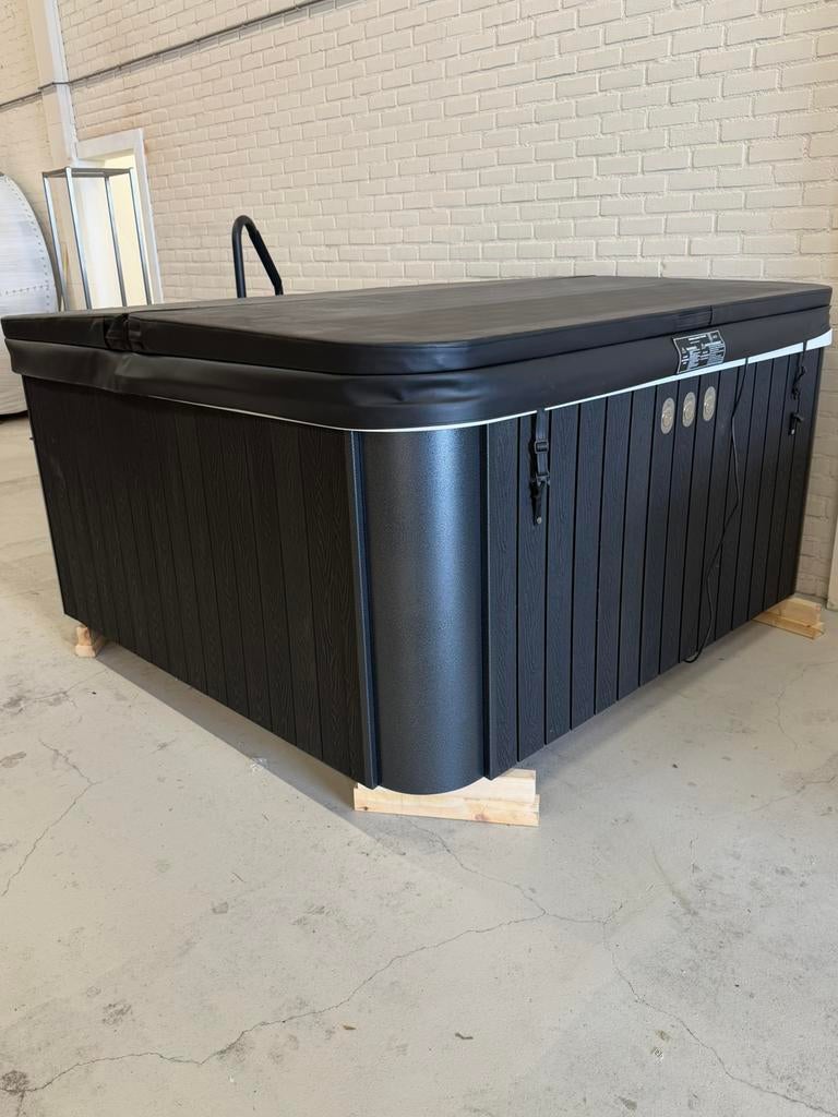 Nieuwe hottub houtgestookt, Tuin en Terras, Ophalen of Verzenden, Zo goed als nieuw, Trap