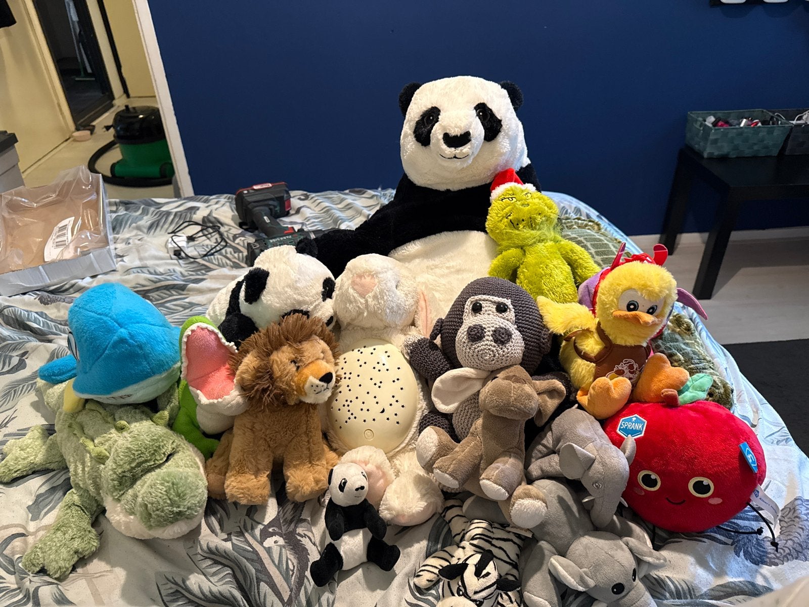 Grote collectie knuffels: panda, leeuw, olifant en meer, Gebruikt, Overige merken, Overige karakters, Zwart