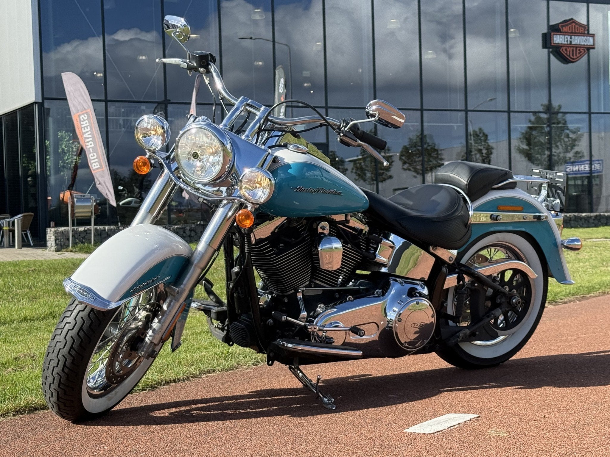 Harley-Davidson FLSTN103 Two-Tone (bj 2016), Motoren, Overig, Laan van Vredenoord 33
2289 DA  Rijswijk ZH, NL, ABS, Harley-Davidson Benelux B.V.