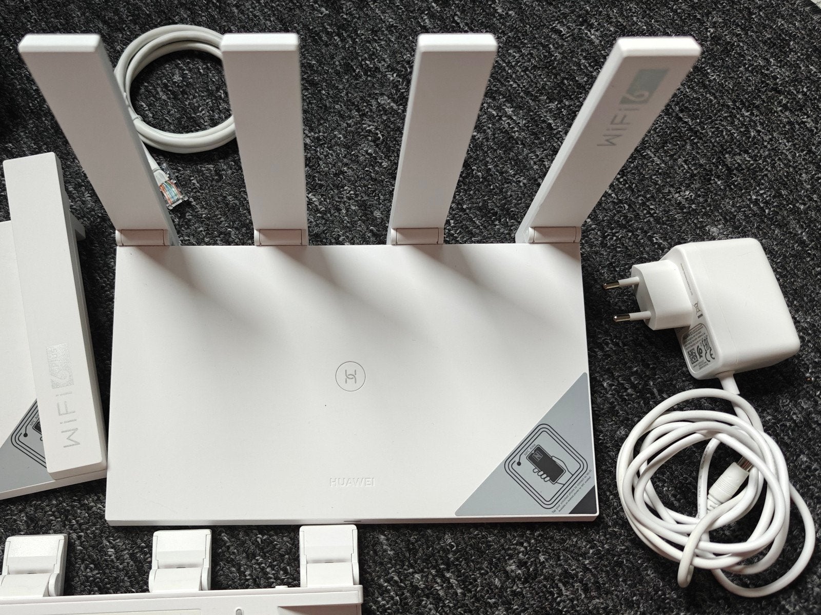 Huawei WiFi AX3 (Quad-Core) Mesh WiFi 6+ Routers – Set van 3, Ophalen of Verzenden, Zo goed als nieuw, Router, Huawei