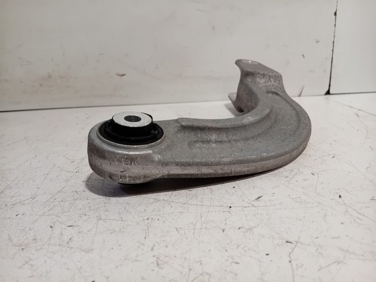 Draagarm links achter Volkswagen ID.4, Onderdelen@venauto.nl, Van der Ven Autorecycling B.V., Gebruikt, Ettenseweg 76, 4706 PB Roosendaal, The Netherlands
