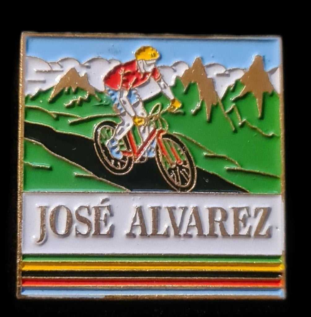 José Alvarez wielrenner pin, Verzamelen, Speldjes, Pins en Buttons, Verzenden, Nieuw, Sport, Speldje of Pin