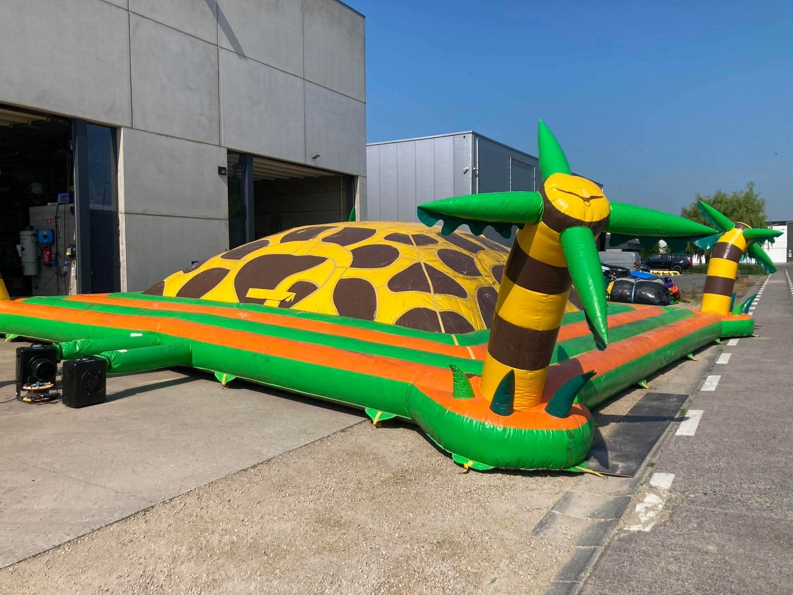 Luchtberg springkussen giraf te koop, Ophalen of Verzenden, Zo goed als nieuw