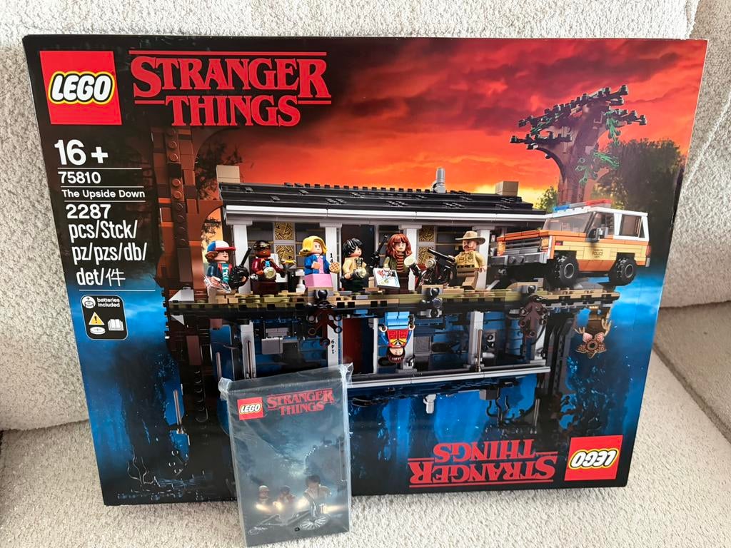 Lego 75810 Stranger Things The Upside Down *NIEUW* incl vhs, Kinderen en Baby's, Speelgoed | Duplo en Lego, Ophalen of Verzenden