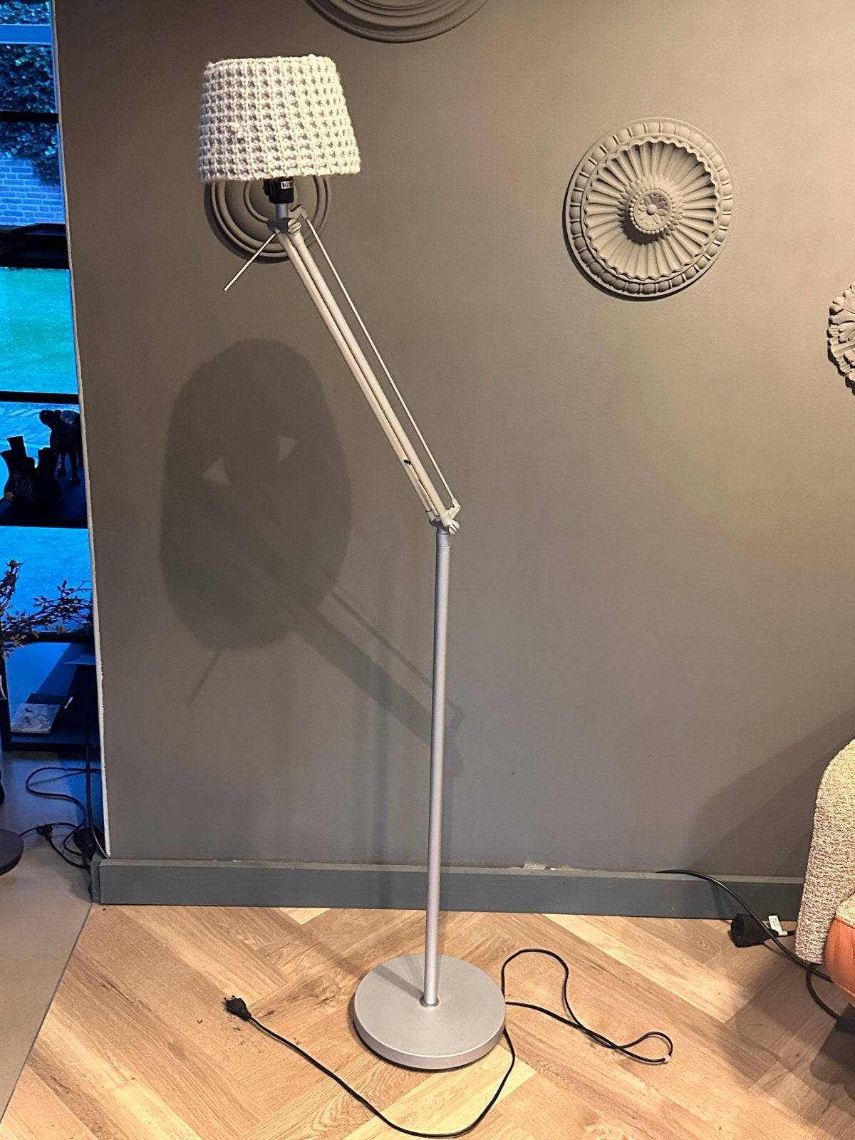 Verstelbare vloerlamp met gebreide kap, Ophalen, Gebruikt, E27 (groot), Metaal