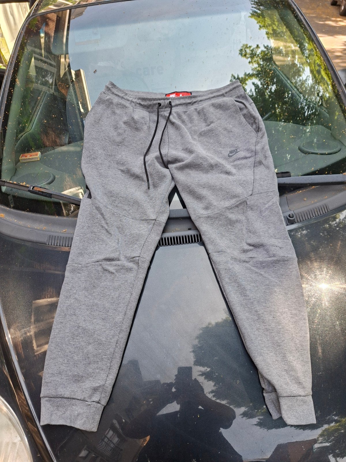 Grijze Nike Tech Fleece Broek Heren Maat XL, Kleding | Heren, Sportkleding, Fitness, Maat 56/58 (XL), NIKE, Ophalen of Verzenden