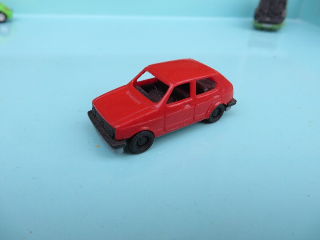 Made in W Germany Volkswagen Golf rood 1 op 87, Ophalen of Verzenden, Gebruikt, Auto, Overige merken