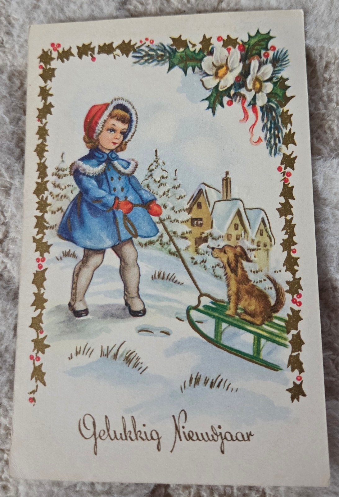 Vintage Nieuwjaarskaart: Meisje met hondje op slee, Verzenden, 1960 tot 1980, Gelopen, Feest(dag)