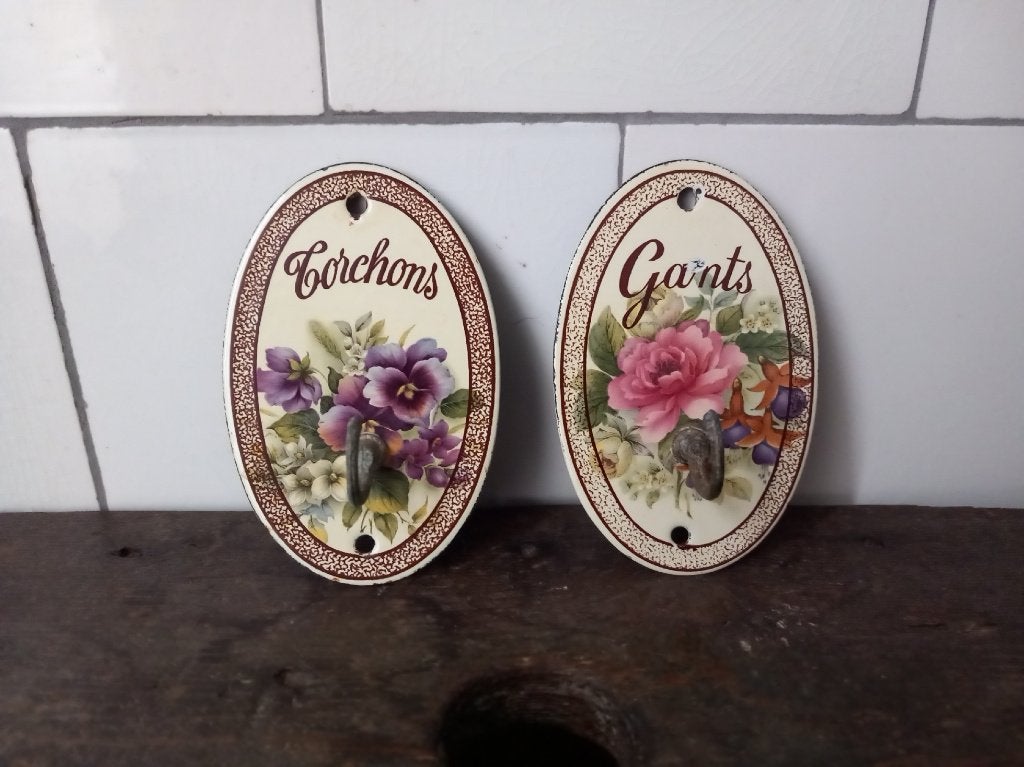 oude haakjes handdoek, emaille, brocante Frankrijk Parijs, Ophalen