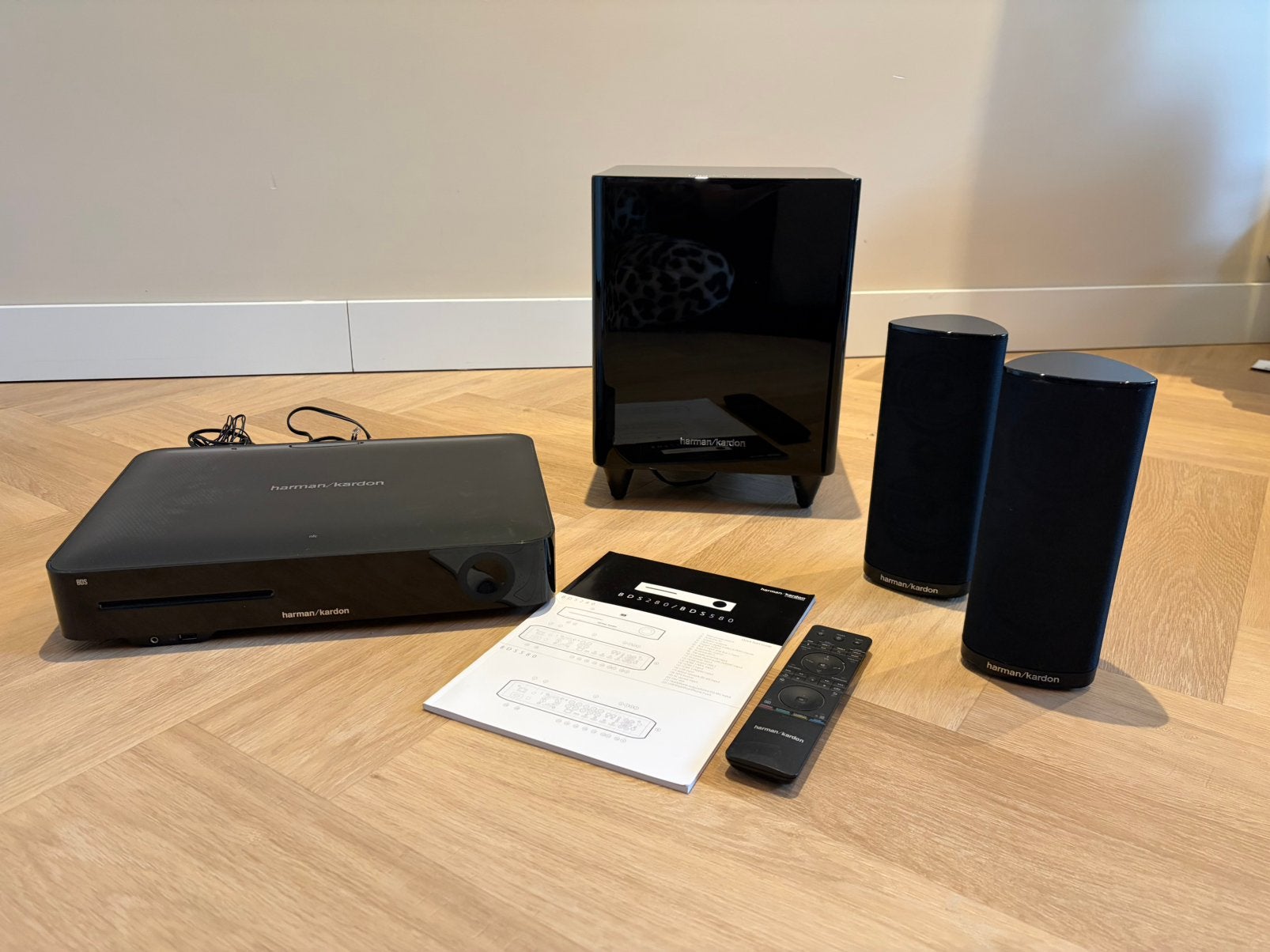 Harman Kardon BDS 580 Complete Home Cinema& 5.1 Surround Set, Audio, Tv en Foto, Home Cinema-sets, Blu-ray-speler, 70 watt of meer