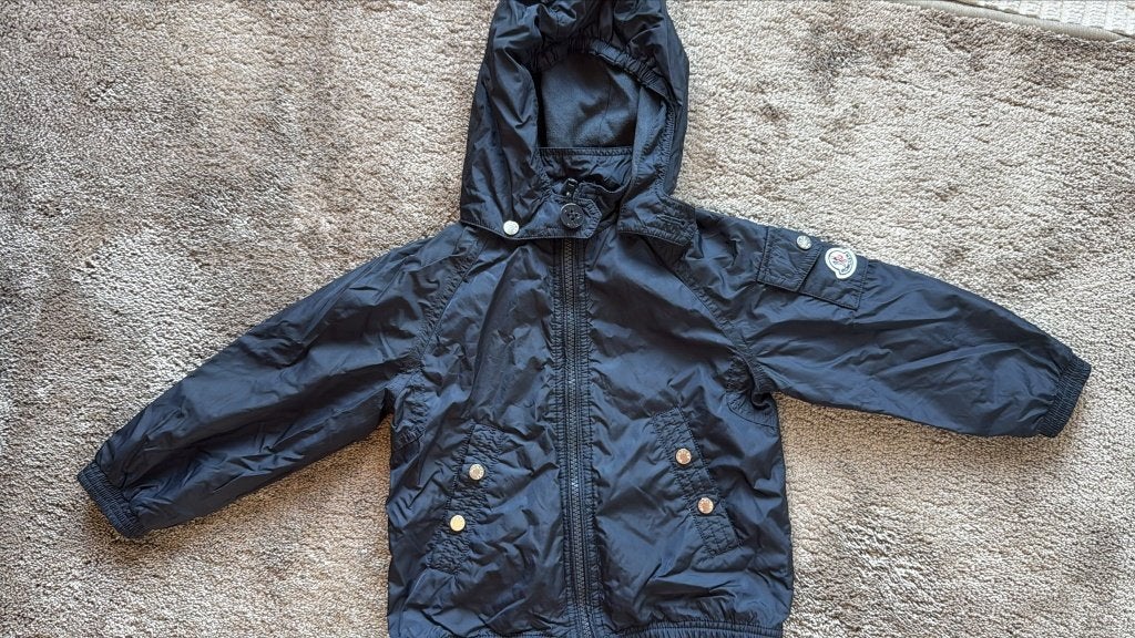 Moncler jas Kinder, Ophalen of Verzenden, Zo goed als nieuw, Maat 92