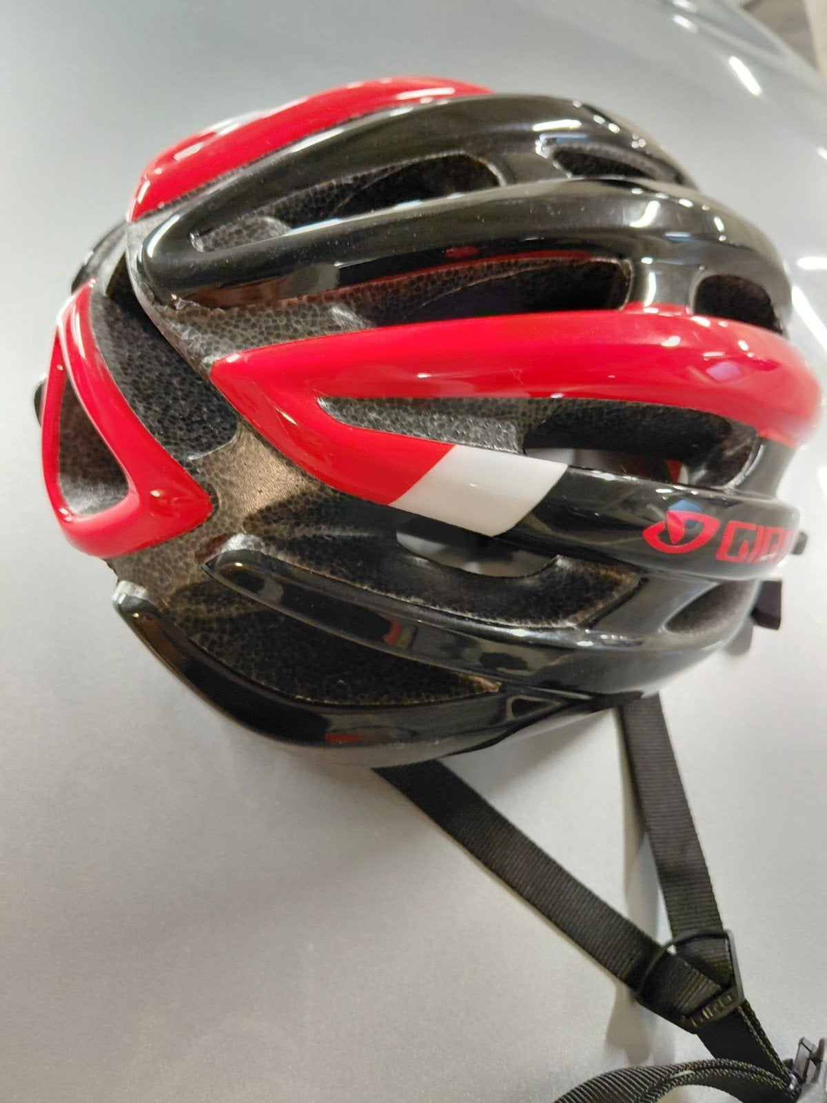 Giro foray Fietshelm - Zwart/Rood - Maat M, Fietsen en Brommers, Fietsaccessoires | Fietshelmen, Zo goed als nieuw, Heer of Dame