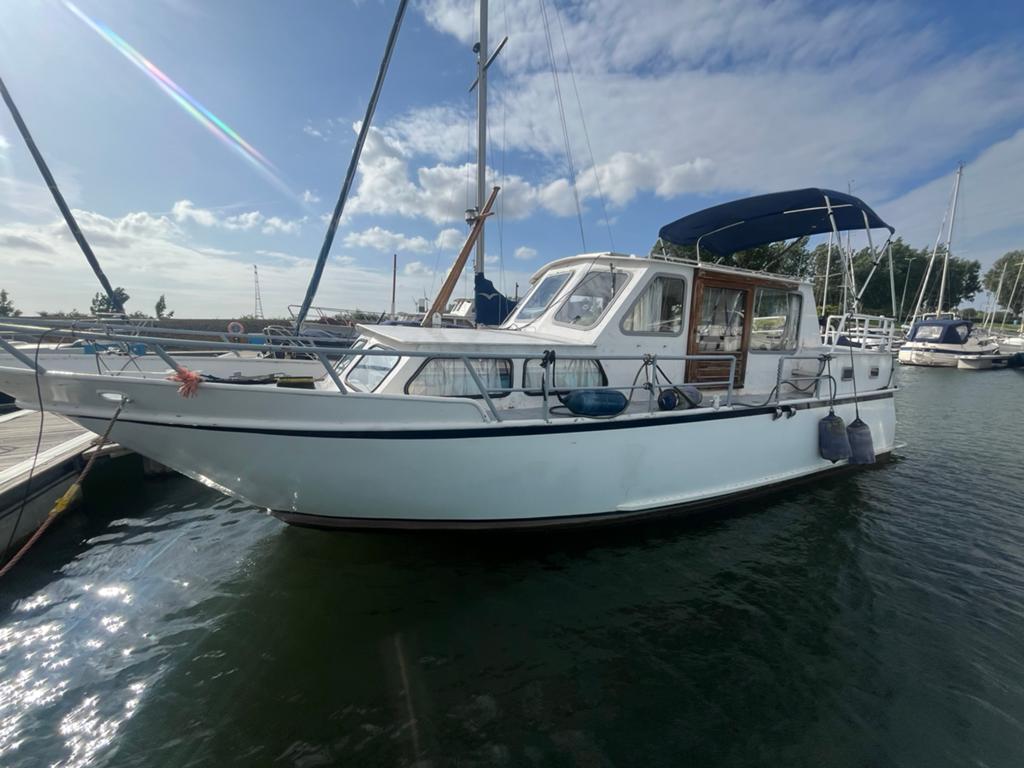 Heckkruiser 10m – stalen motorboot – 2.00m stahoogte – OM601, Watersport en Boten, 10 m, Diesel, Walstroom, 2.00 meter