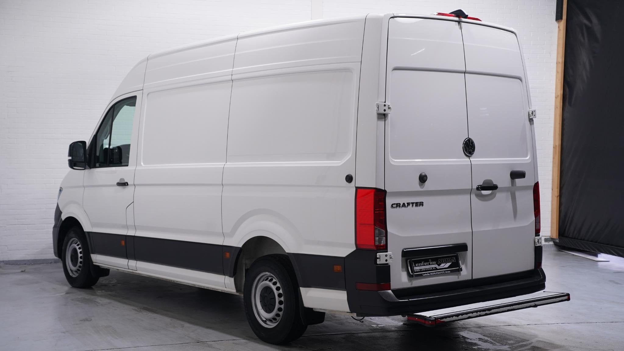 Foto 3 van Volkswagen Crafter 2.0 TDI 140 pk L3H3 Airco, App Connect 27