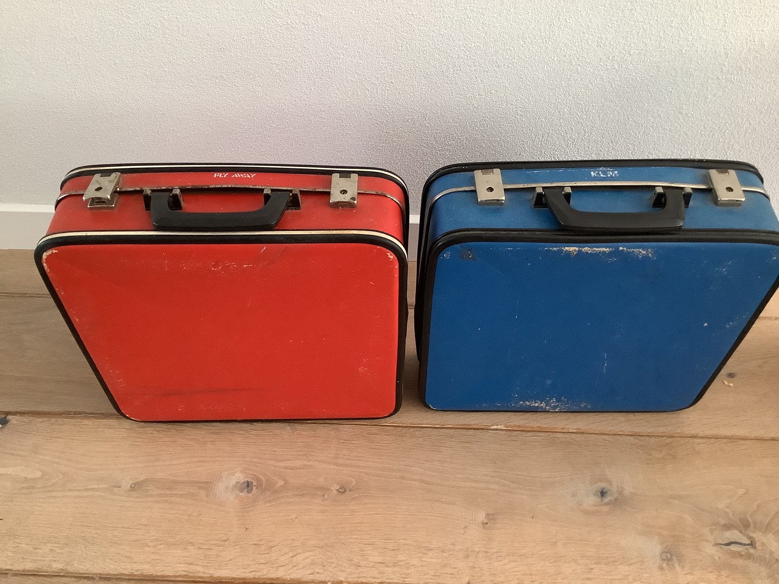 Retro KLM vliegtuig koffertjes / platenkoffertjes, Ophalen of Verzenden, Huis en Inrichting