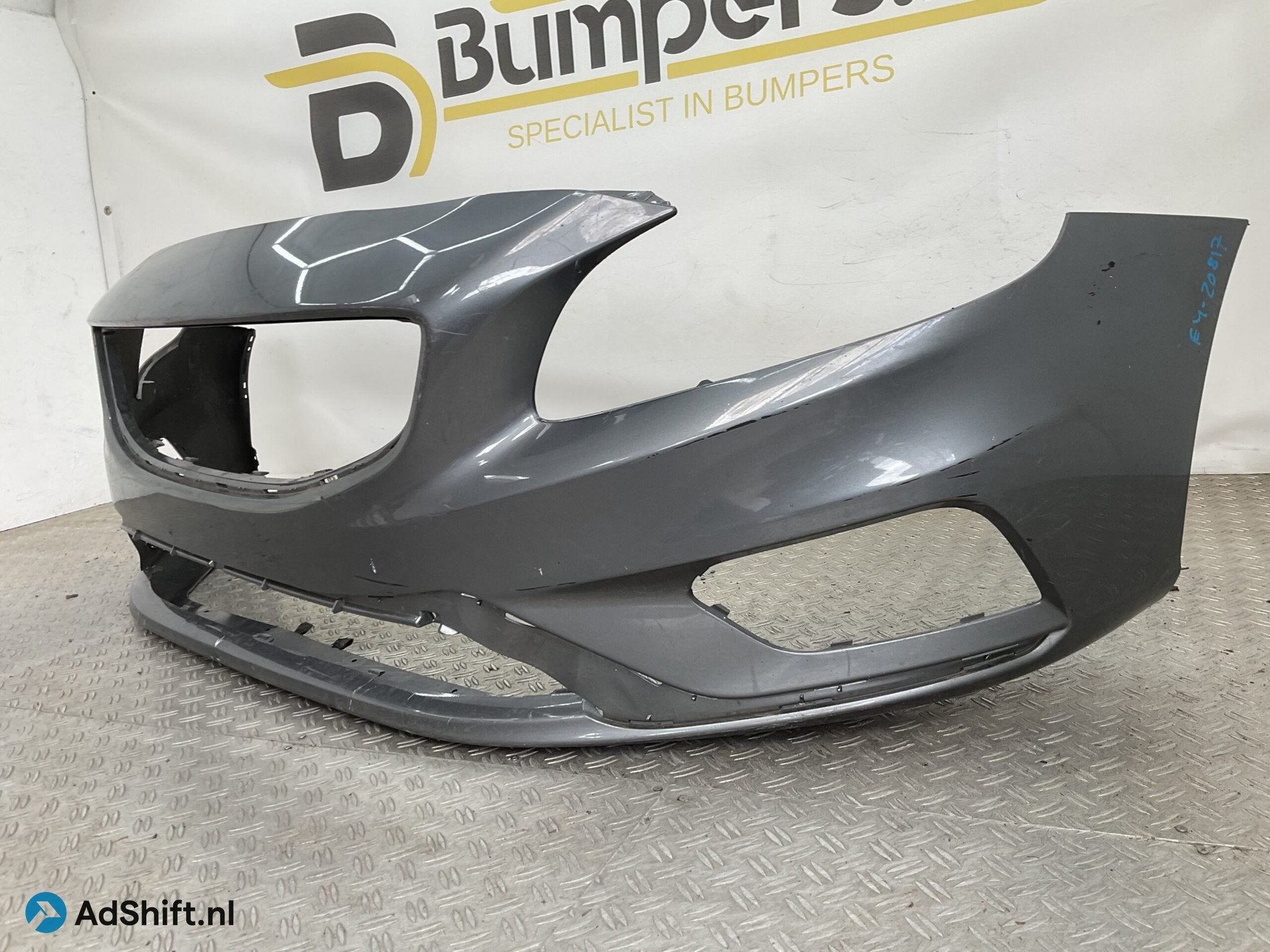 BUMPER Volvo V60 S60 2018-2022 31383136 VOORBUMPER E4-20817, Bumper
