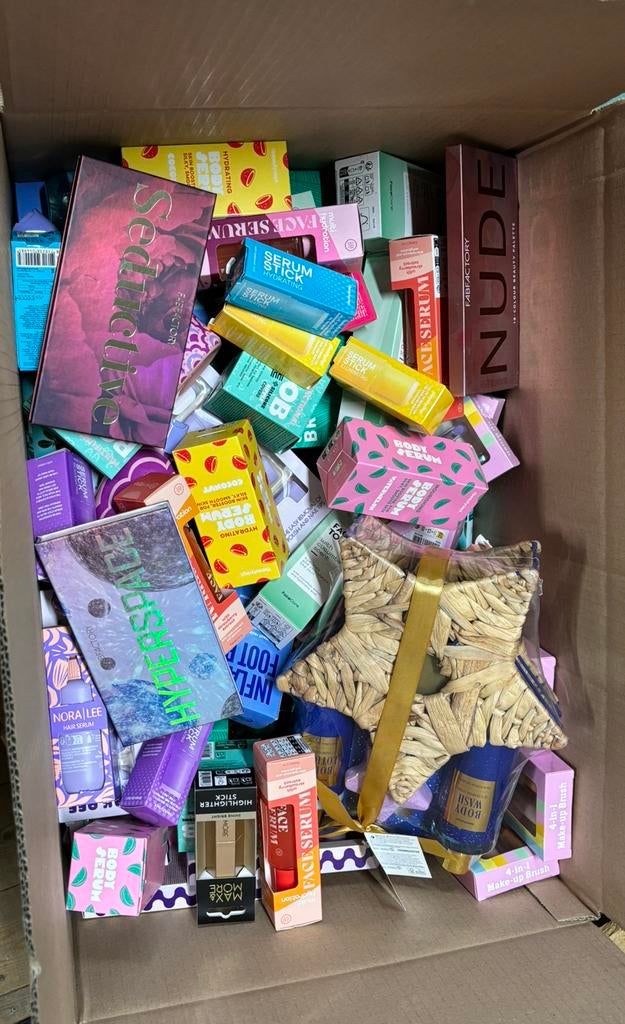 Partij cosmetica mix dozen 100 stuks Gratis Verzending, Diversen, Rommelmarktspullen, Nieuw, Ophalen