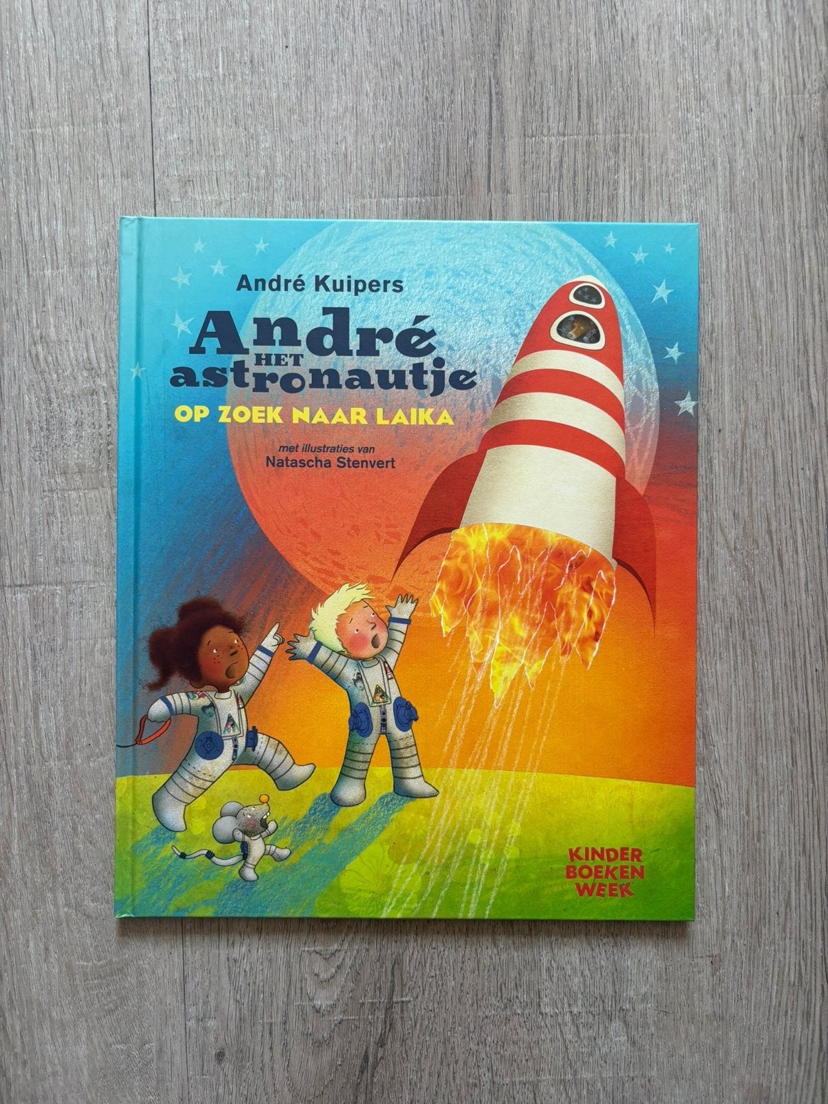 André het Astronautje op zoek naar Laika - André Kuipers, Ophalen of Verzenden, Zo goed als nieuw, Fictie