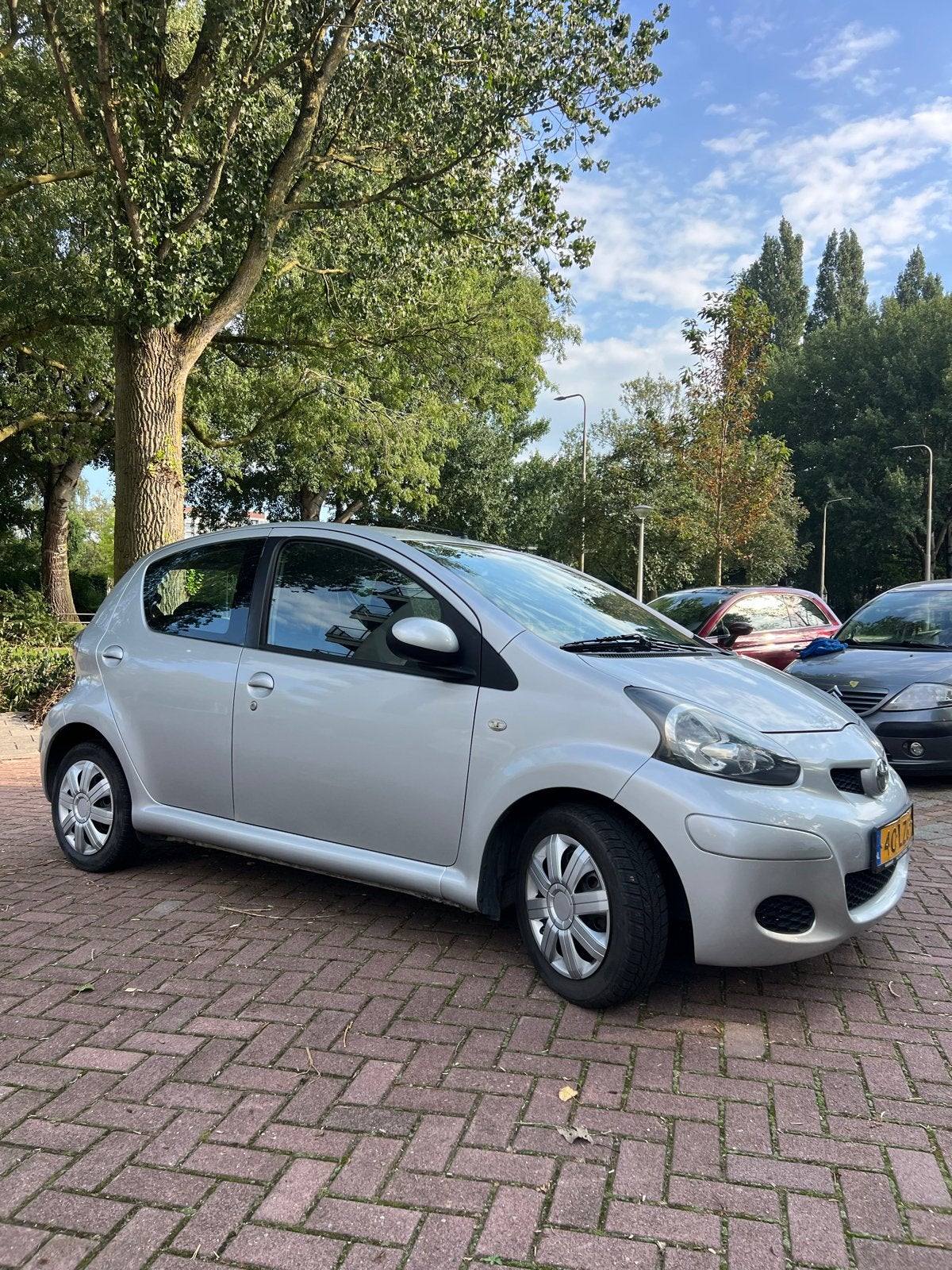 Toyota Aygo 1.0 12V Vvt-i 5DRS 2010 Grijs, Voorwielaandrijving, 4 stoelen, 68 pk, Origineel Nederlands