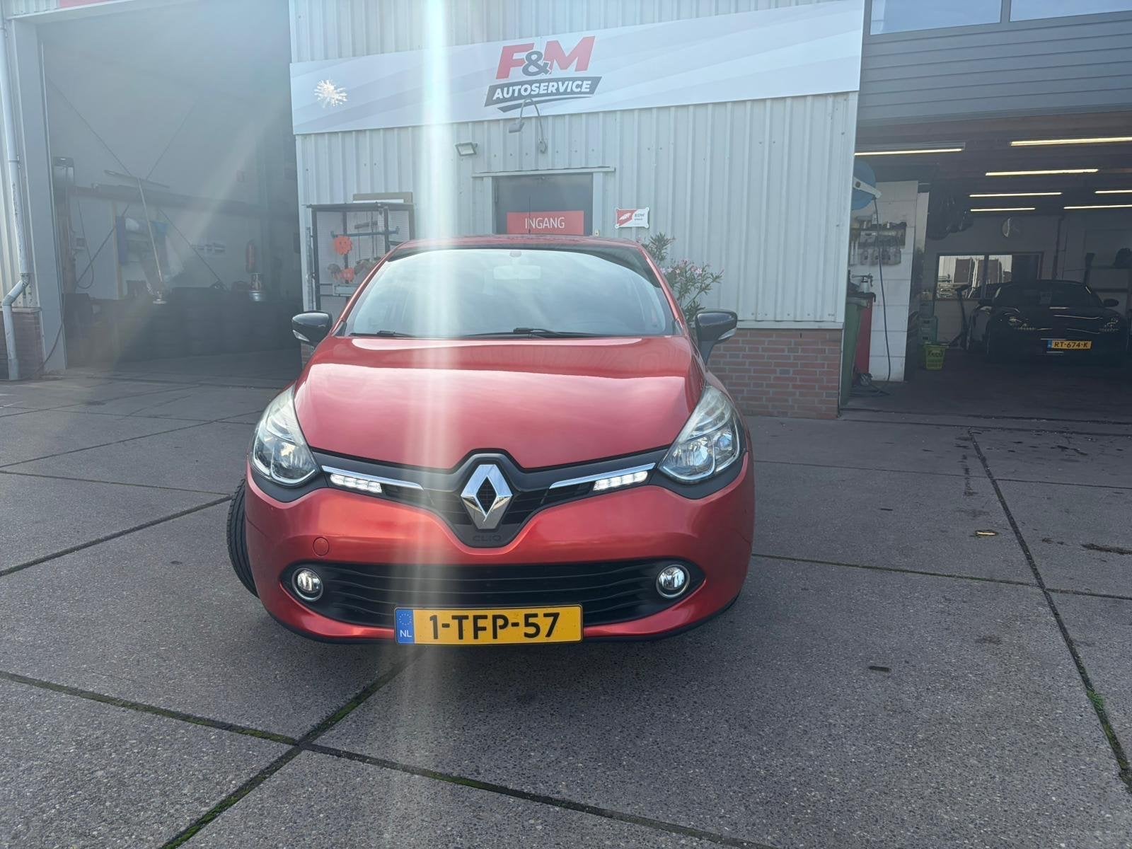 Renault Clio 0.9 TCe Expression Airco, cruise, pdc achter, Voorwielaandrijving, Stof, Gebruikt, 540 kg
