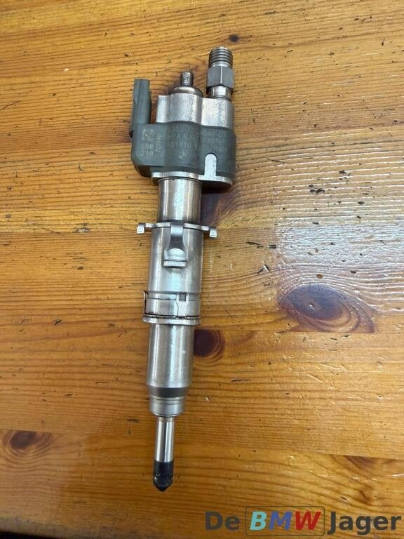 Injector BMW 1 serie 3 serie 5 serie 6 serie 13537589048 -03, Gebruikt, Ophalen of Verzenden, BMW, BMW