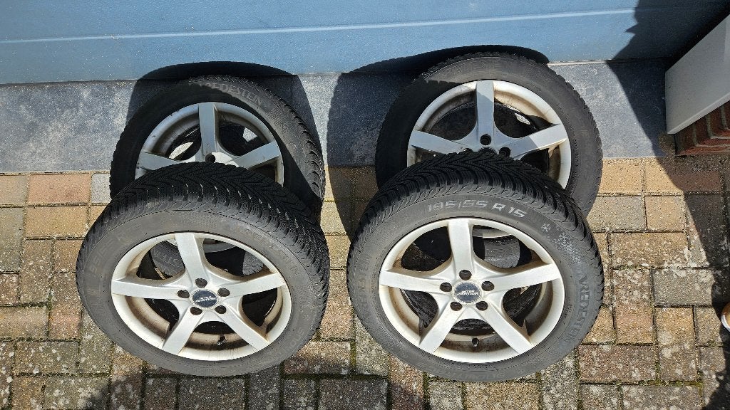 Vredestein winterbanden op velg, Auto-onderdelen, Ophalen, Gebruikt, 15 inch, Banden en Velgen
