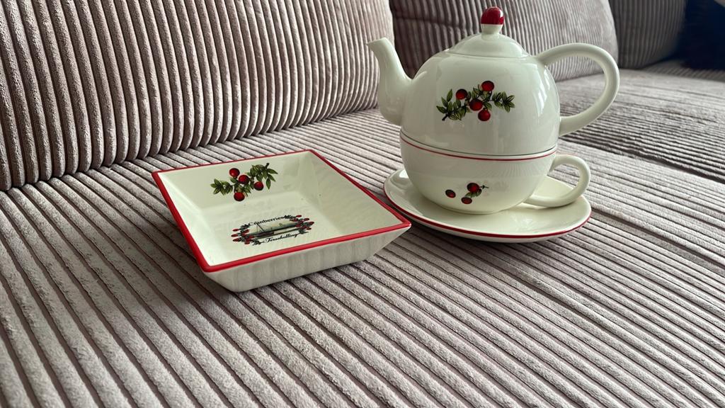Tea for one set Cranberries Terschelling, Huis en Inrichting, Gebruikt, Keramiek, Ophalen of Verzenden, Overige stijlen