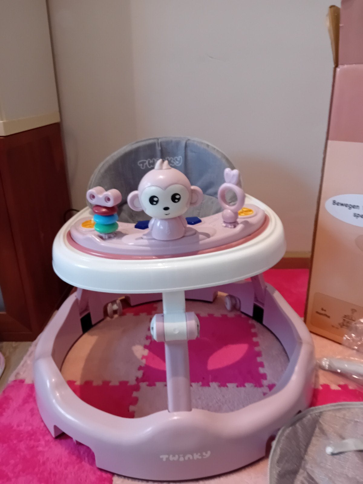 twinky babywalker, Kinderen en Baby's, Wipstoeltjes, Ophalen, Zo goed als nieuw, Overige merken, Verstelbaar