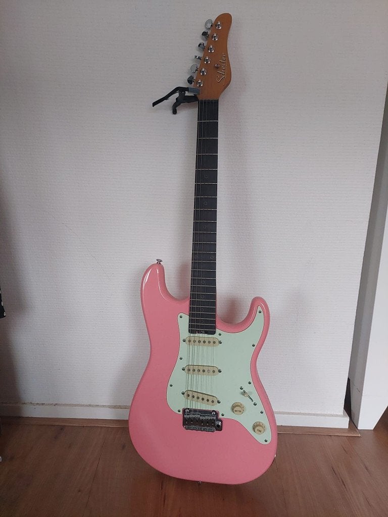 Schecter Nick Johnston SSS in Atomic Coral, Ophalen, Zo goed als nieuw, Solid body, Overige merken