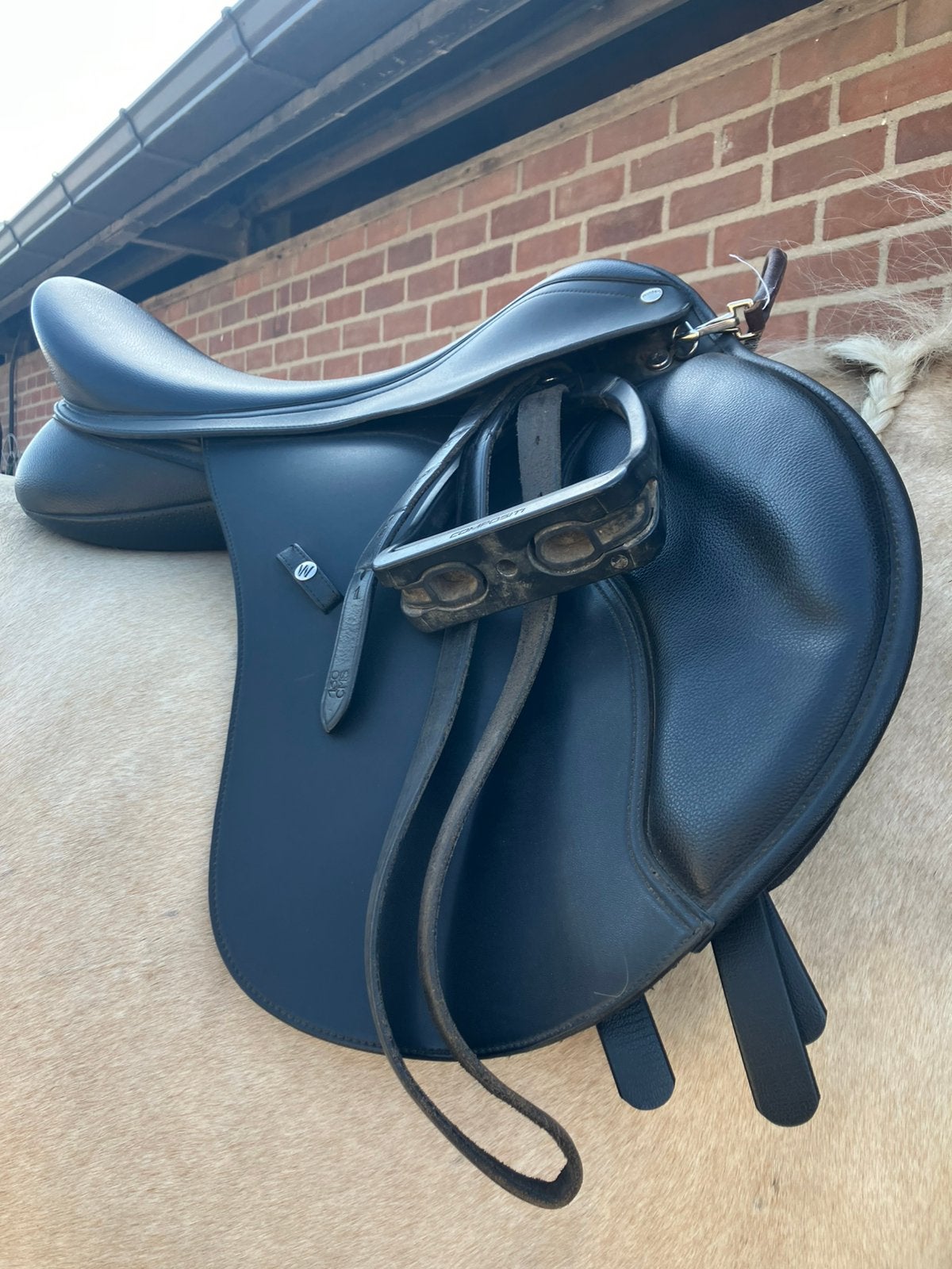 Wintec hart 500 veelzijdigheidszadel vzh, Dieren en Toebehoren, Paarden en Pony's | Zadels, Ophalen, Zo goed als nieuw