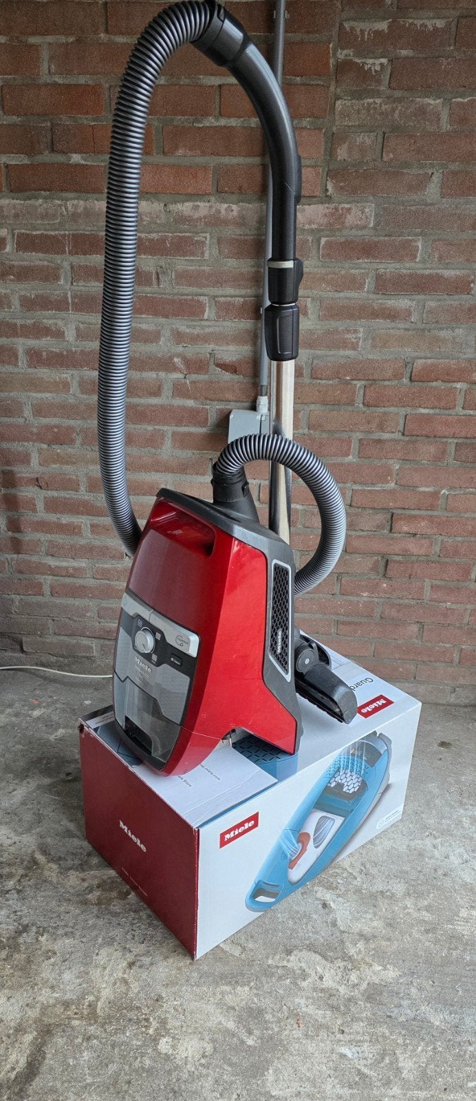 Miele Blizzard CX1 Red PowerLine – uitstekende staat!, Witgoed en Apparatuur, Stofzuigers, Ophalen, Gebruikt, Miele, 2000 watt of meer