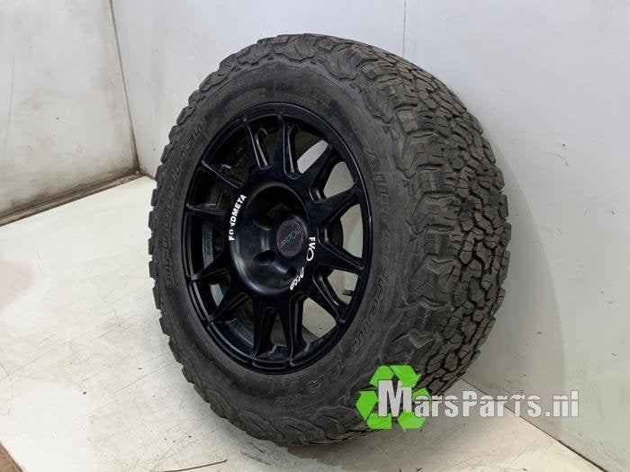 Velg + Band van een Toyota Hilux, Auto-onderdelen, Gebruikt, -, -, Ophalen of Verzenden
