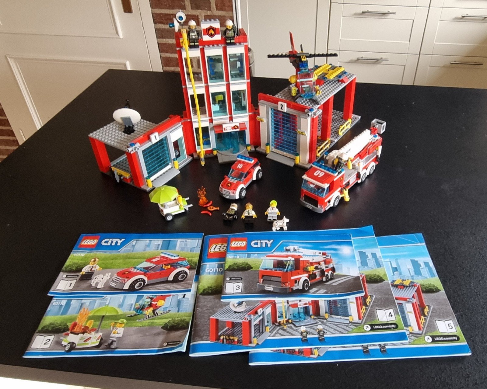 LEGO City Brandweerkazerne 60110 - Complete set, City, Lego, Ophalen of Verzenden, Zo goed als nieuw