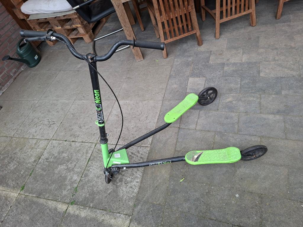 Strikker Neon Swing Step - Groen stuntstep, Fietsen en Brommers, Ophalen of Verzenden, Gebruikt, Overige typen, Strikker Neon