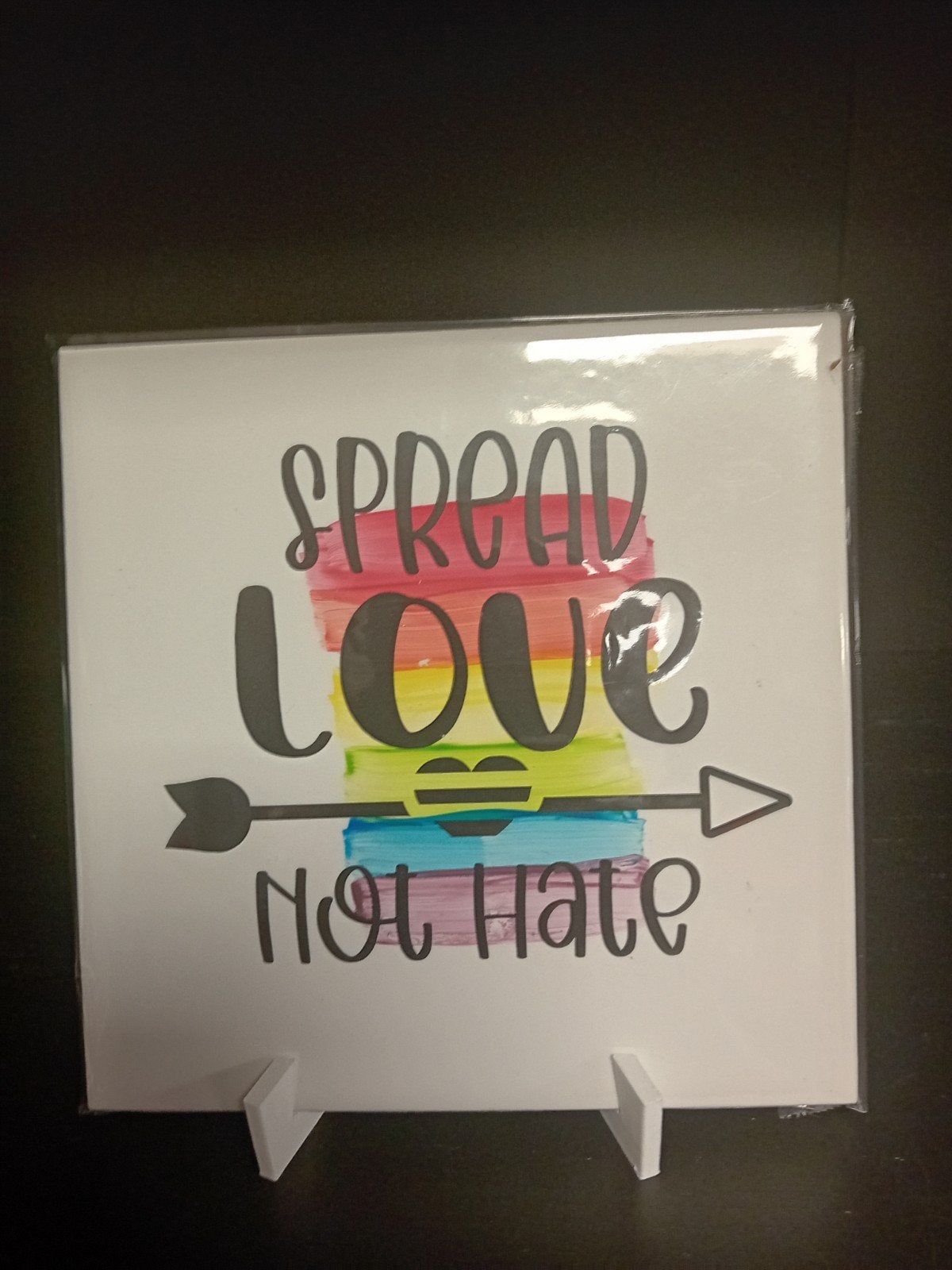Decoratieve tegel 'Spread Love Not Hate' - Regenboog, Meerkleurig, Nieuw, Ophalen of Verzenden, Modern
