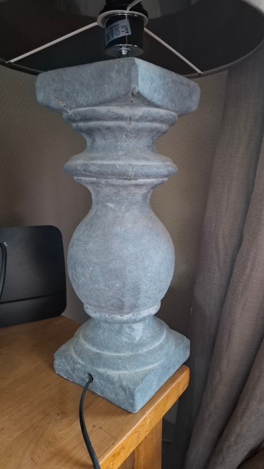 Grijze betonlook lamp Brynxz, Ophalen, Zo goed als nieuw