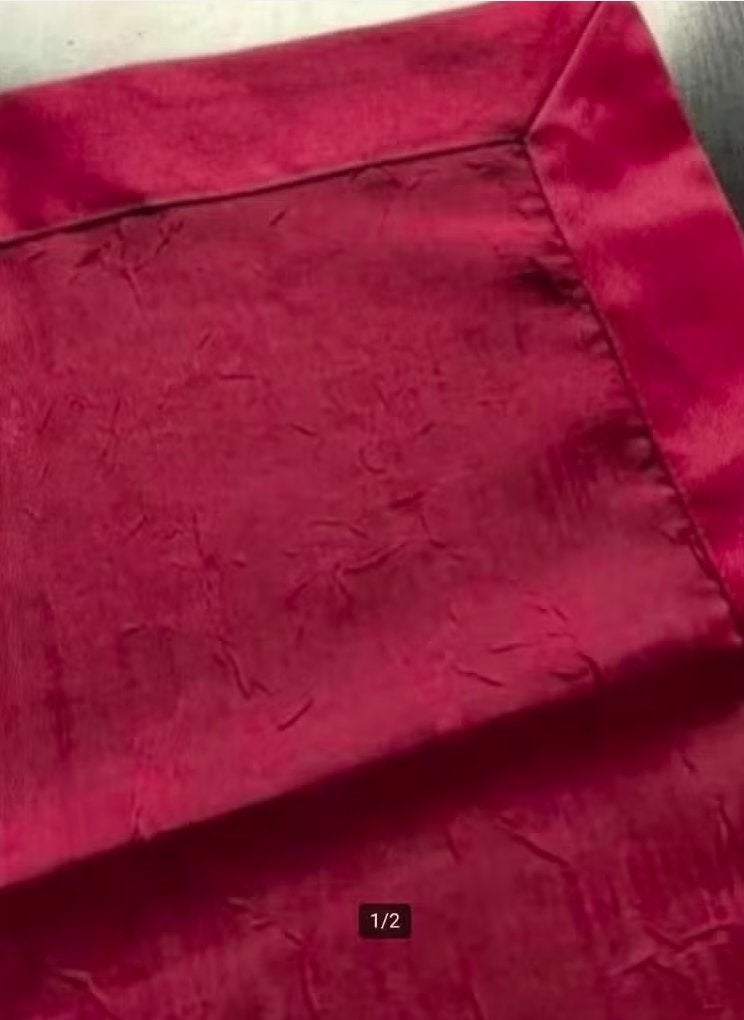 Wijnrood, rood dekservet, tafelkleed; ongeveer 85 * 85 cm, Ophalen of Verzenden, Zo goed als nieuw, Vierkant