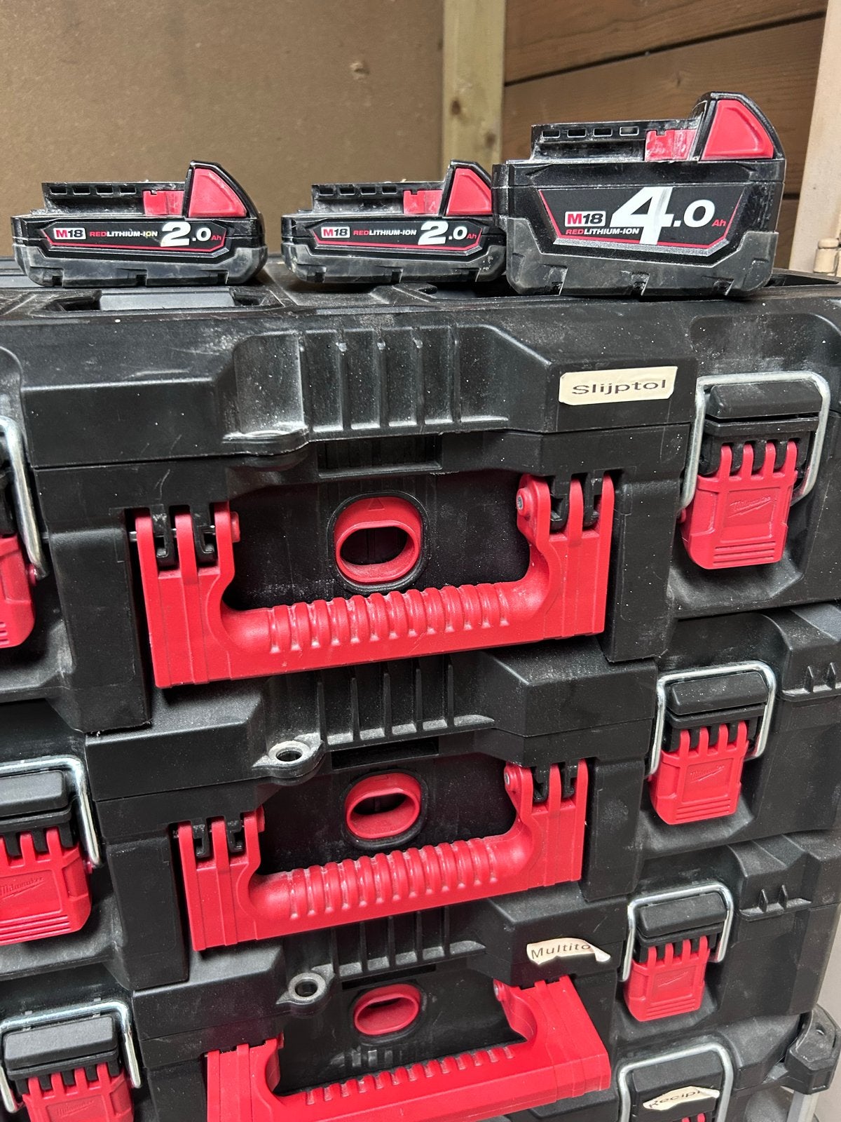 Milwaukee M18 Accu's: 2x 2.0 Ah en 1x 4.0 Ah, Ophalen of Verzenden, Gebruikt