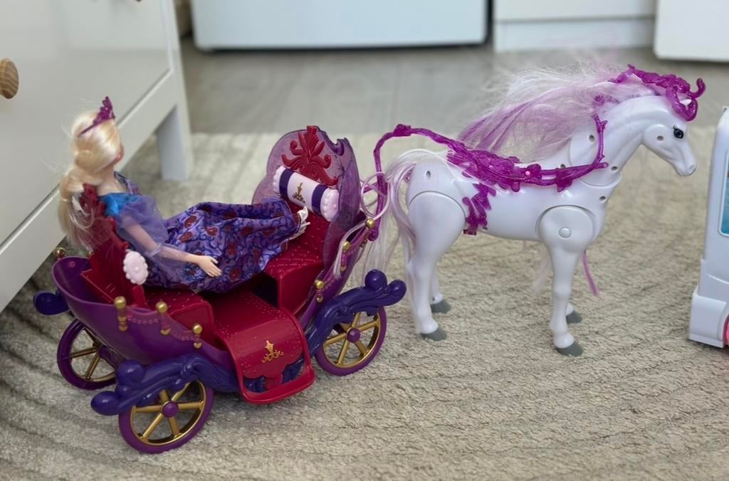 Barbie met koets, Ophalen of Verzenden, Gebruikt