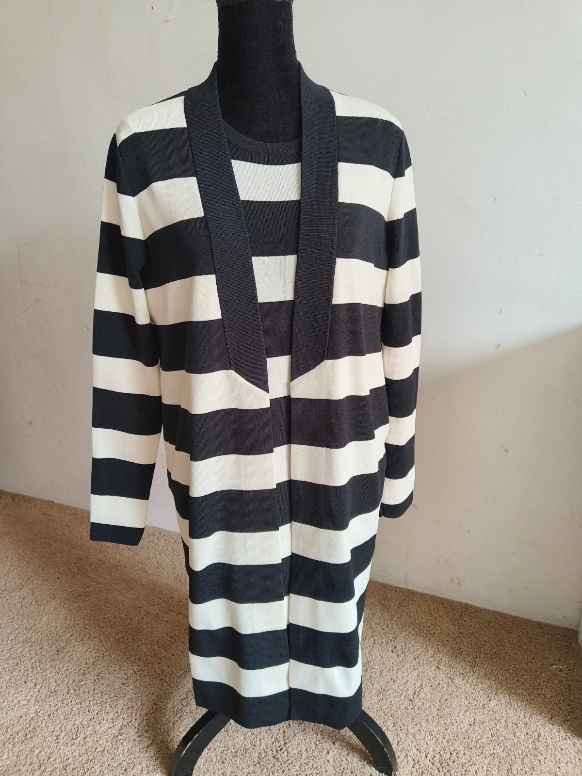 Nieuw zwart-wit gestreepte jurk en vest van Isabel de Pedro, Maat 38/40 (M), Zwart, Ophalen of Verzenden, Onder de knie