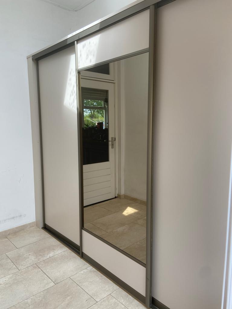 Ruime Garobe wandkast met lades en hangruimte, Ophalen, Overige materialen, Gebruikt, 200 cm of meer