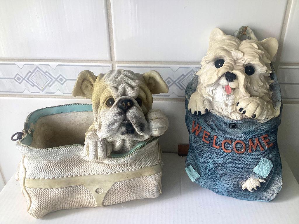 2 honden tuinbeeldjes, Ophalen of Verzenden, Gebruikt, Kunststof, Dierenbeeld