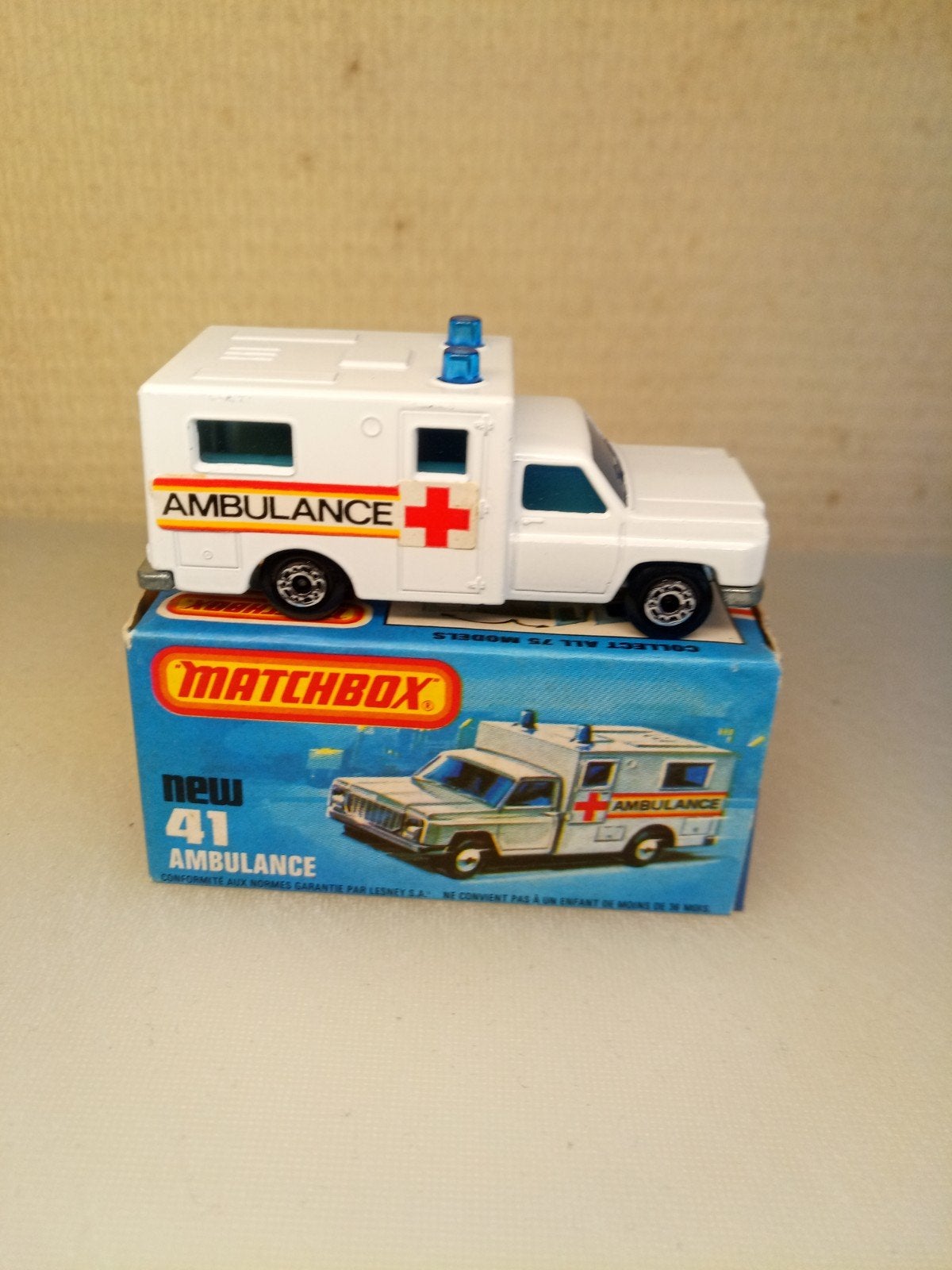 ambulance new 41, Ophalen of Verzenden