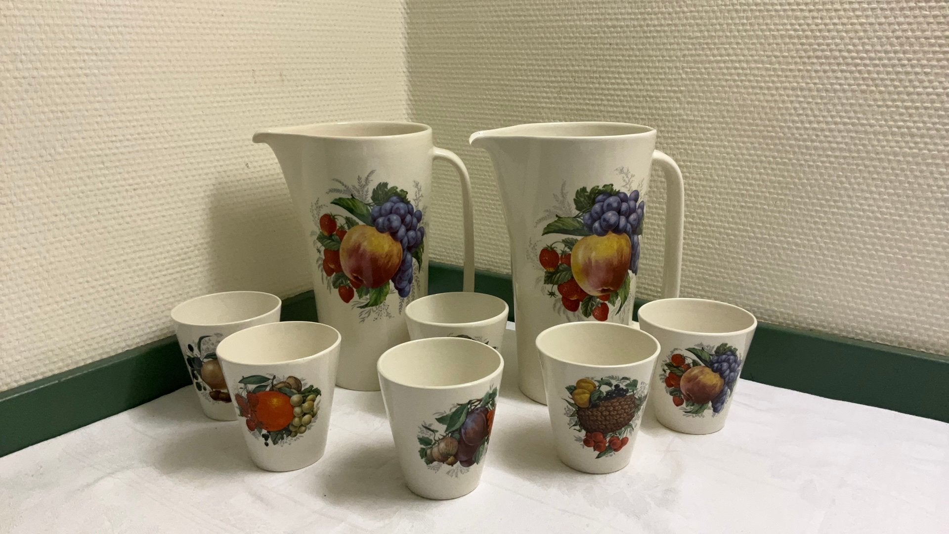 Boch België, karaffen en bekers, fruit decor vintage, Antiek en Kunst, Ophalen of Verzenden