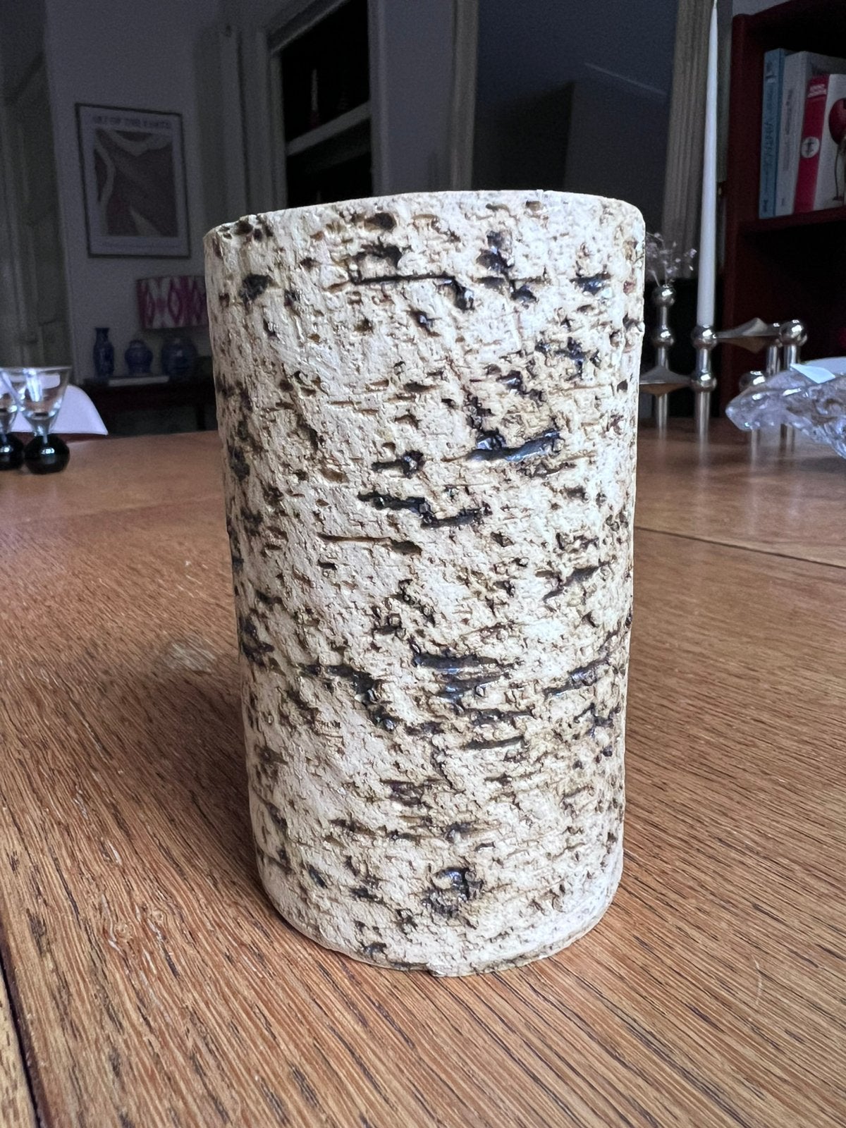 Vintage beige/bruin vaasje met berkenbast structuur, Gebruikt, Beige, Ophalen of Verzenden, 11 cm