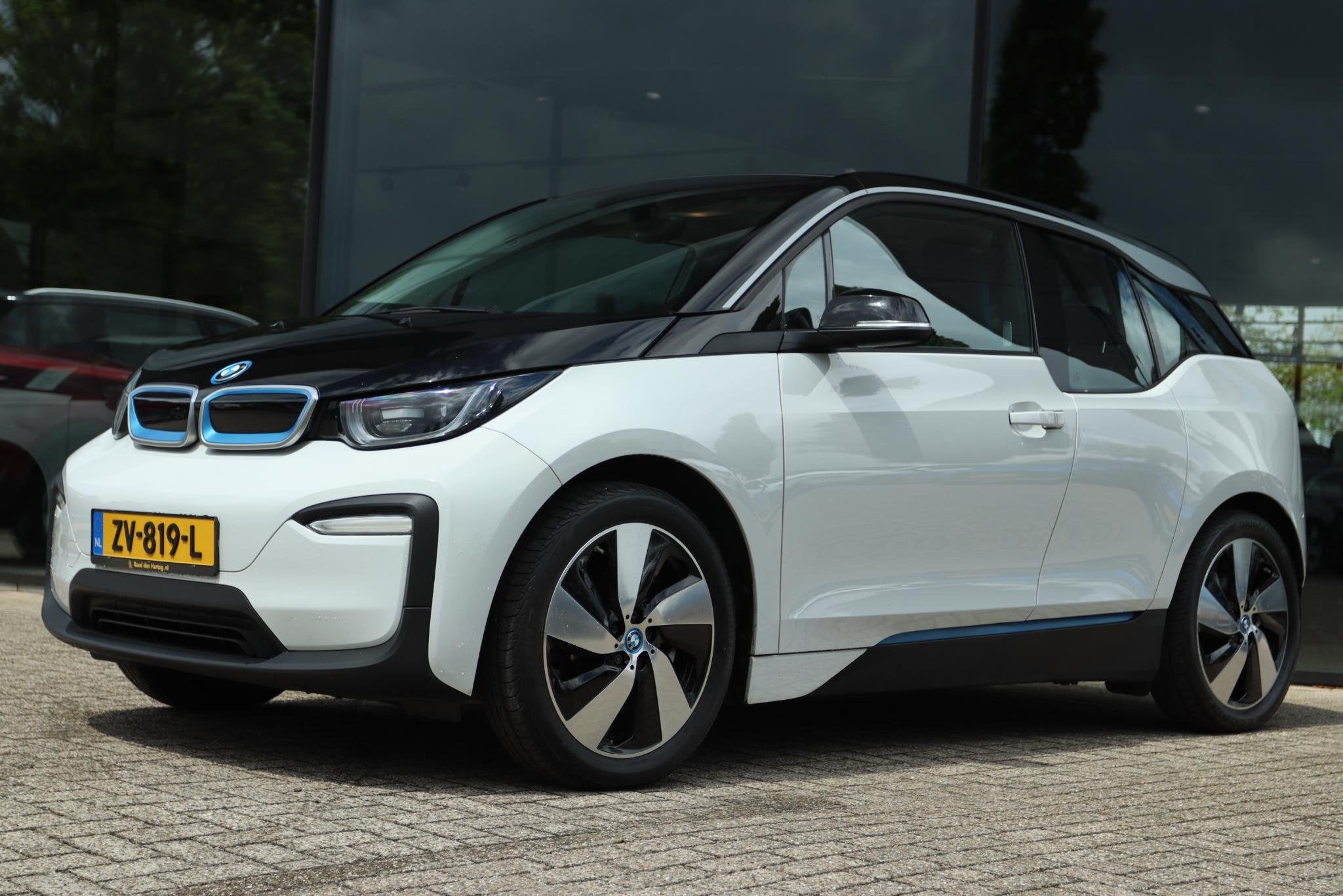 BMW I3 BASIS 120AH 42KWH SOH 94% | NAVI | ORIG NL | PDC | LE, Automaat, 4 stoelen, 258 min, Wit
