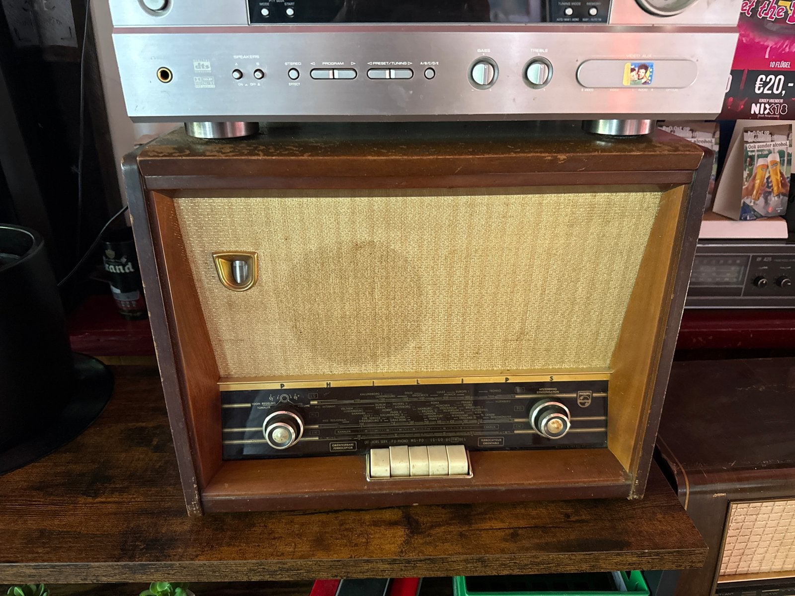 Oude werkende radio met platenspeler, Audio, Tv en Foto, Platenspelers, Ophalen of Verzenden, Gebruikt, Platenspeler, Overige merken