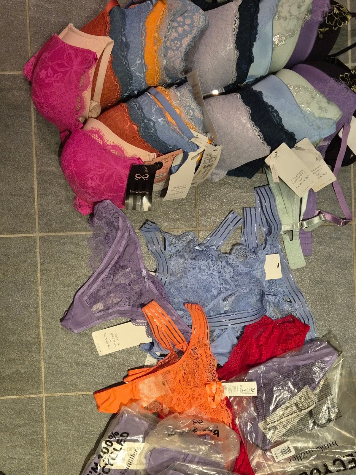 Hunkemöller Lingerie Set: BH en Slip in Diverse Kleuren, Kleding | Dames, Hunkemöller, Verzenden, Meerkleurig, Setje