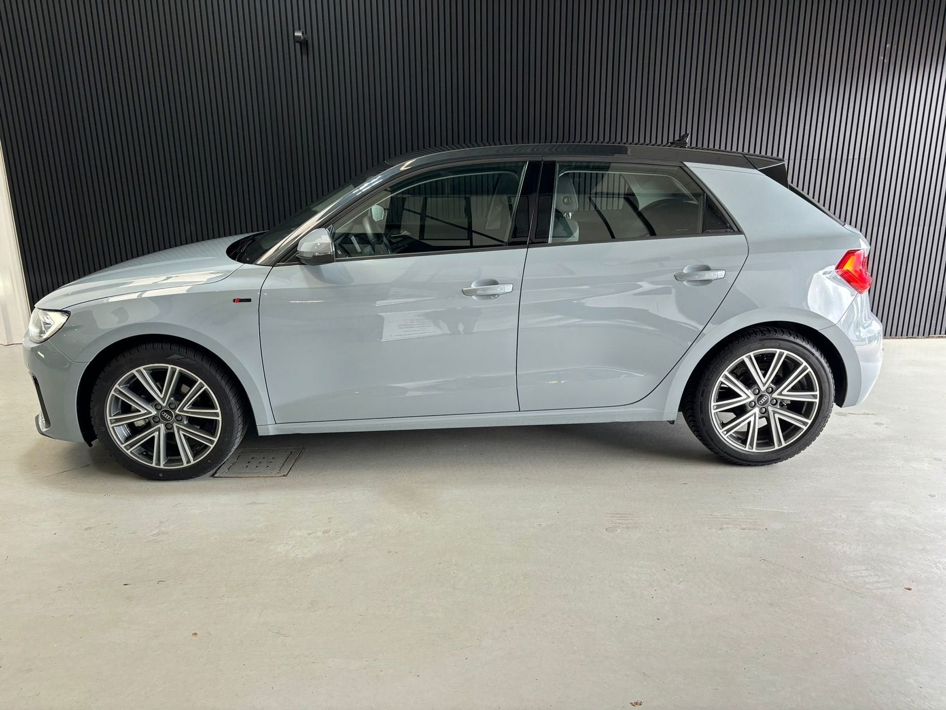 Audi A1 Sportback 30 TFSI S edition camera, virtual, Auto's, Audi, Stof, Zwart, 116 pk, Automatische klimaatregeling