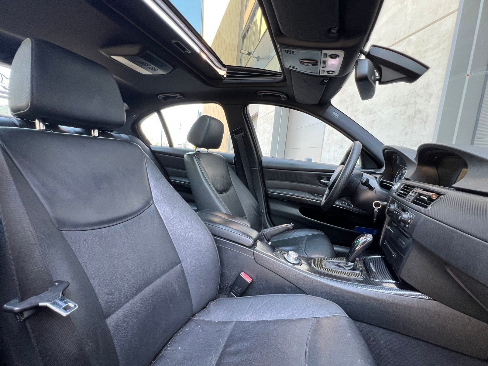 Zwarte BMW 3-Serie 320i E90 Sedan Automaat M-Pakket/PanoDak!, Auto's, Achterwielaandrijving, Zwart, 4 cilinders, Zwart